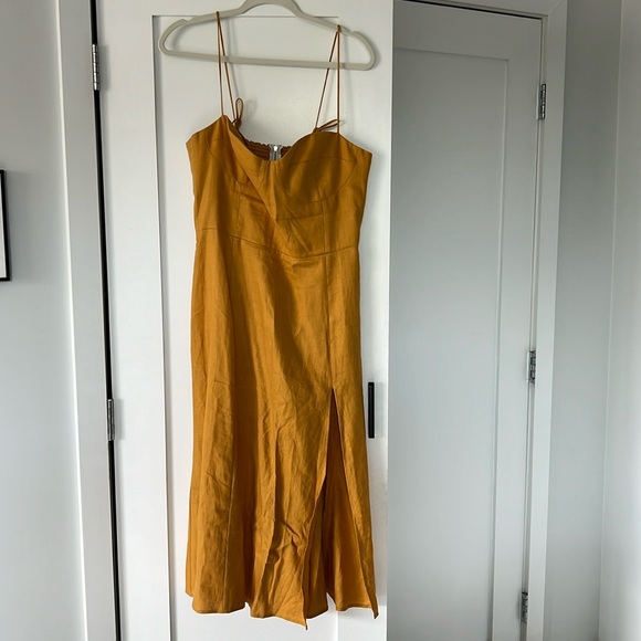 Reformation Dresses & Skirts - Reformation linen dress